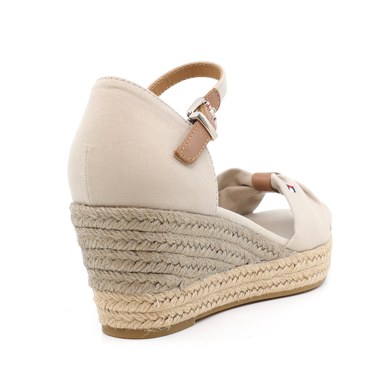 Sandale cu platformă femei Tommy Hilfiger bej din textil și piele 3415DS4785BE